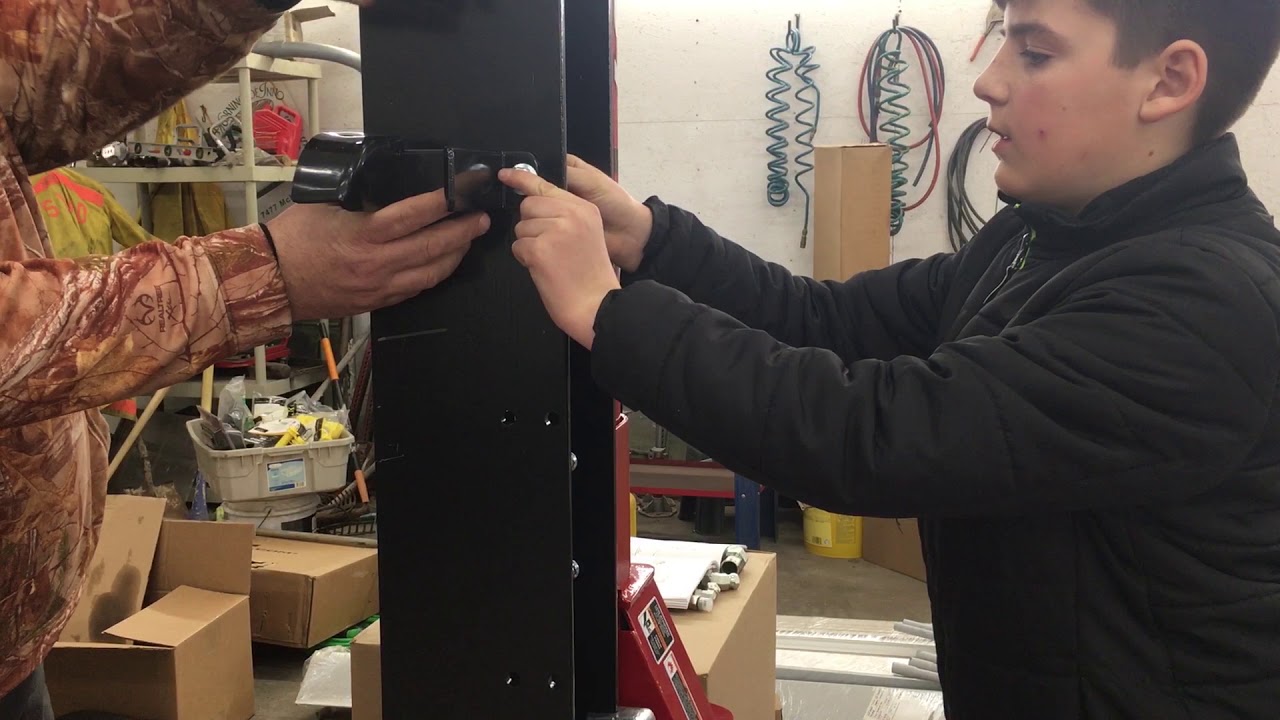 Assembling The North Star 37 Ton 390 Wood Splitter