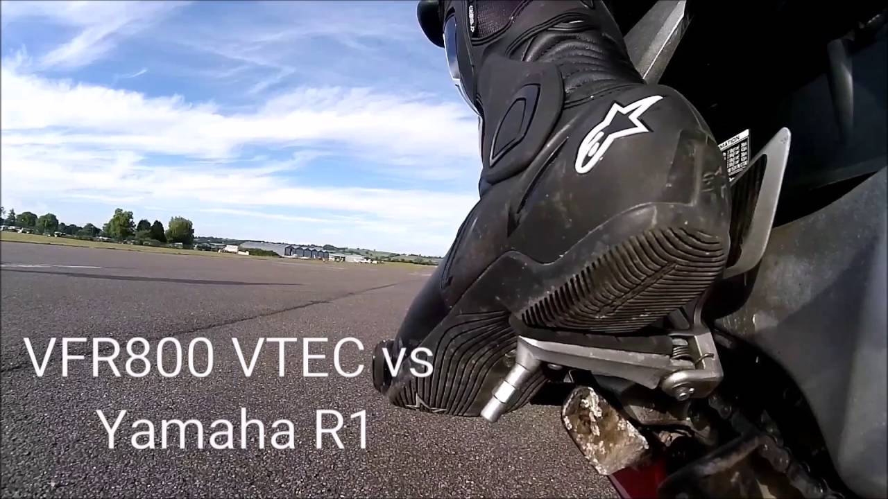 VFR800 VTEC vs Yamaha R1 0-60 0-100 0-125 Henstridge Airfield