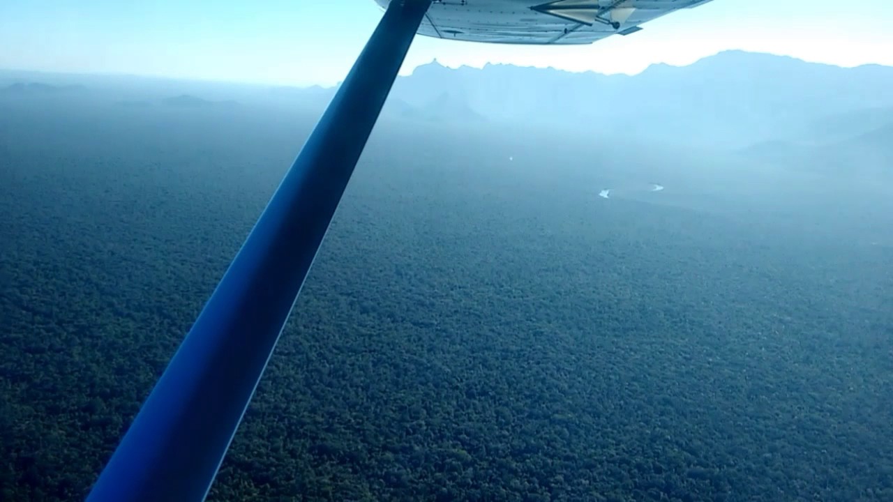 V&ocirc;o por sobre a Reserva Ecol&oacute;gica da Jur&eacute;ia - Peru&iacute;be