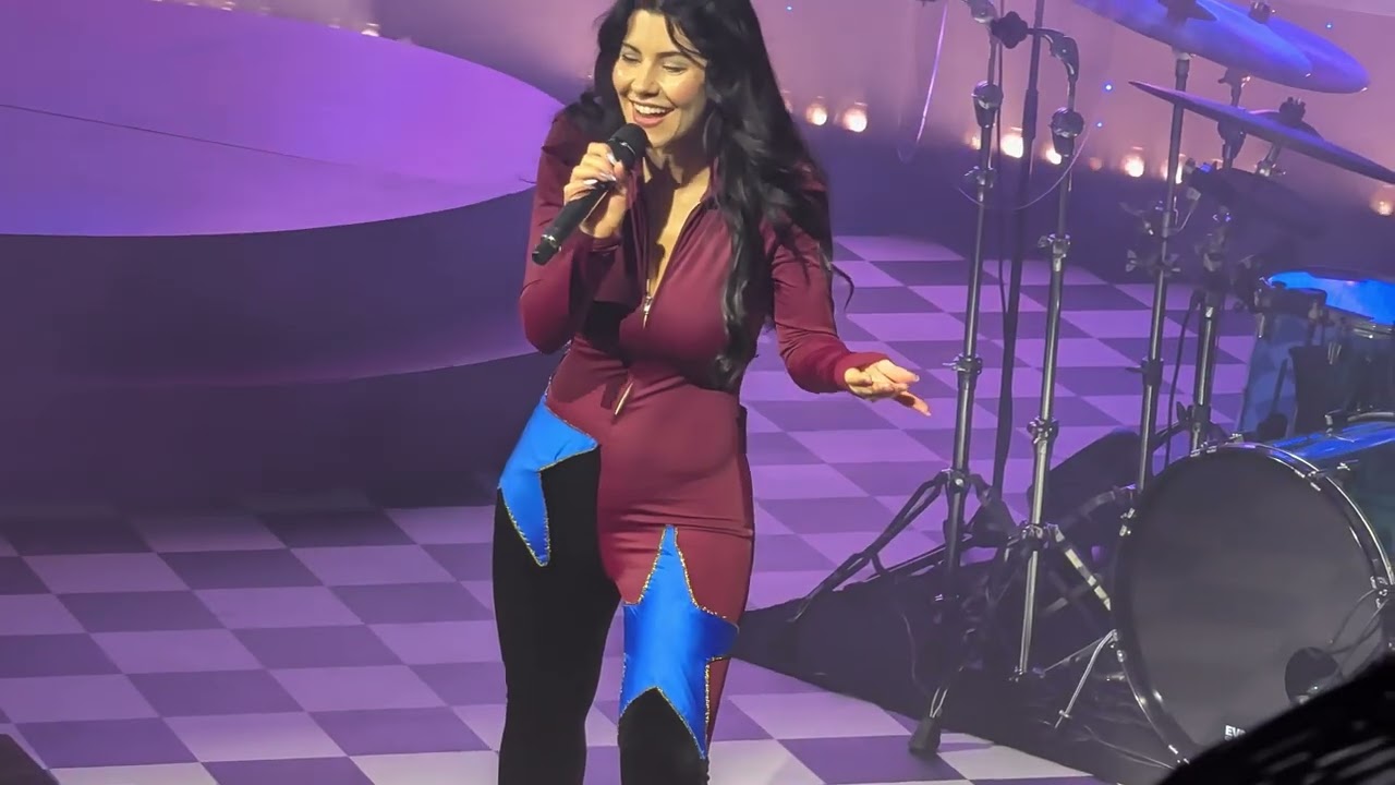 20250924 - Marina - Blue (8k) - Live at Franklin Music Hall, Philadelphia, PA