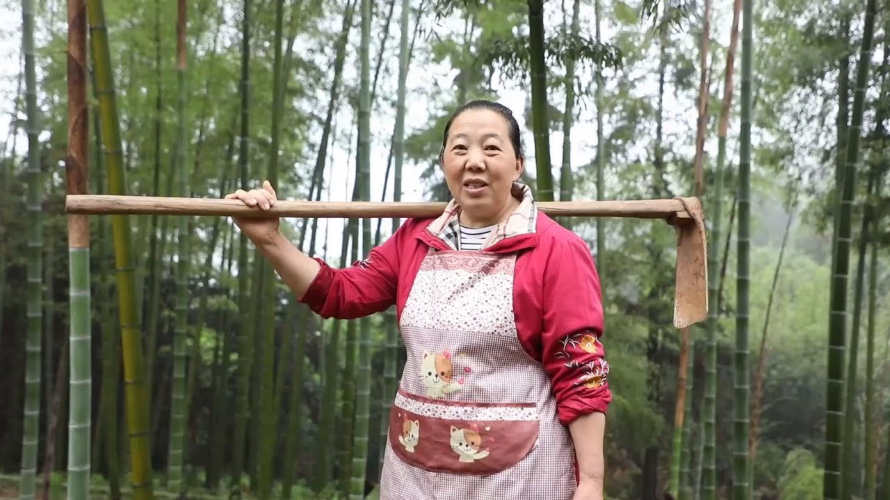 入锅前一个小时还在土里的新鲜土豆#平淡治愈的乡村生活 #幺妈和幺叔 #土豆