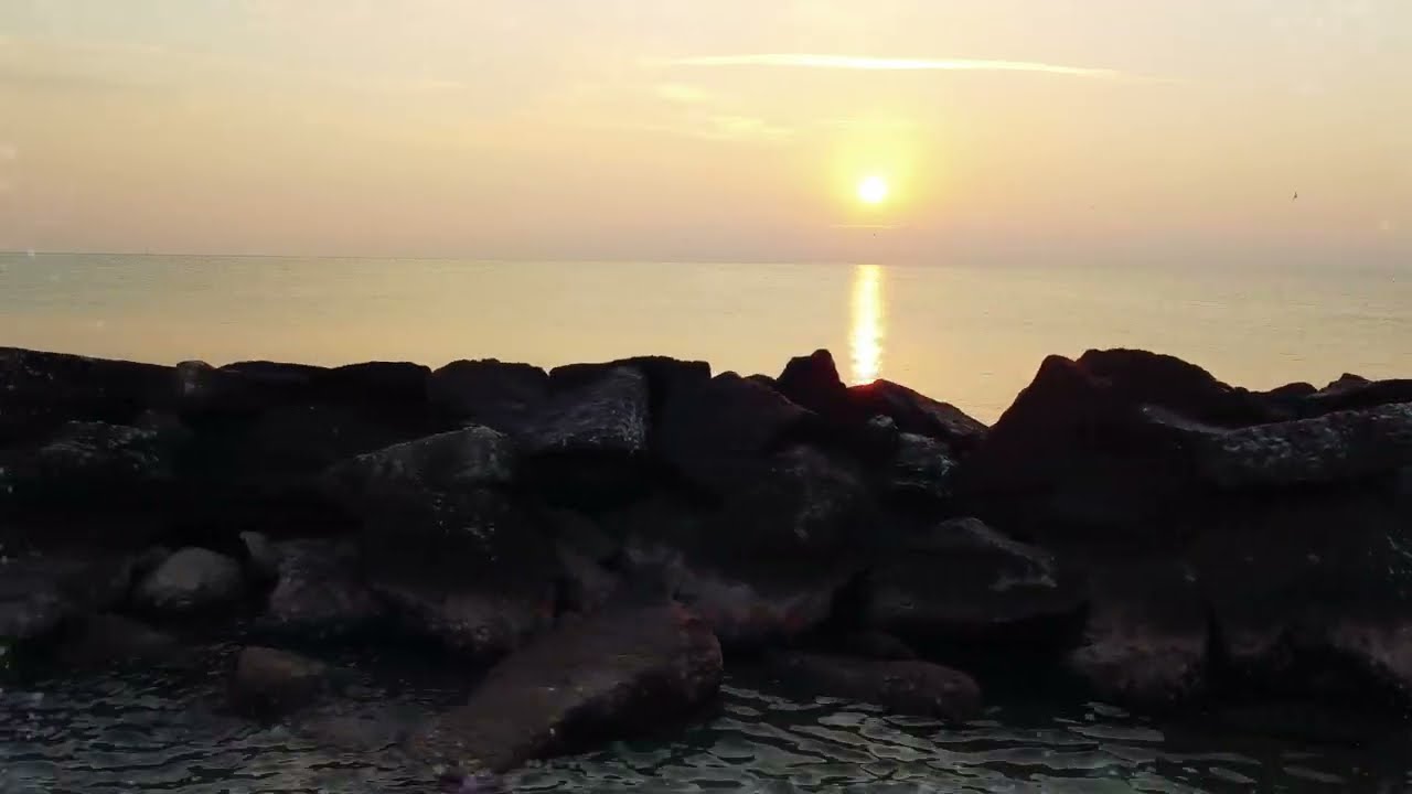 L' alba Sul Mare Vista Dal Drone