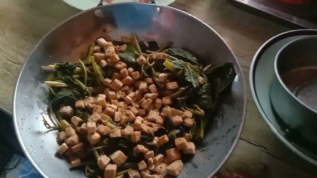 Kangkong tokwa't pulang itlog 🥚🍅🌶️🥗