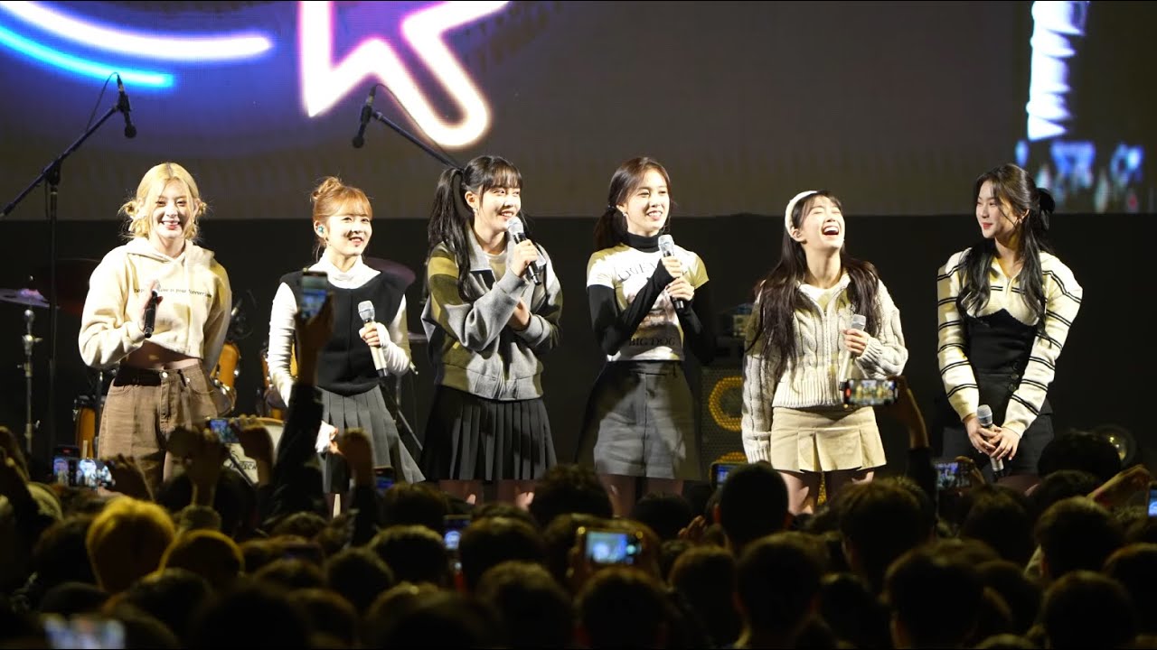 221026 STAYC (스테이씨) - RUN2U/BEAUTIFUL MONSTER/SO BAD/ASAP/STEREOTYPE/호서대학교 축제 직캠 (Fullcam) #stayc