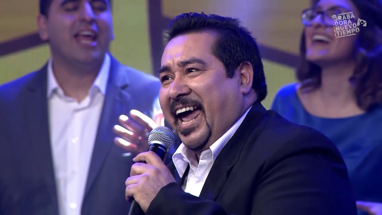 ADORADORES - FE EN ACCI&Oacute;N