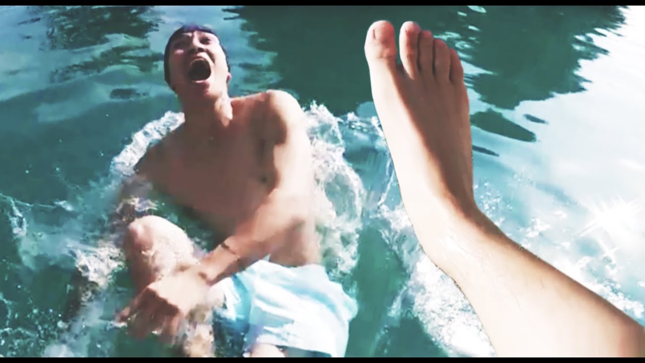 Mit KICK ins WASSER getreten | Cheng