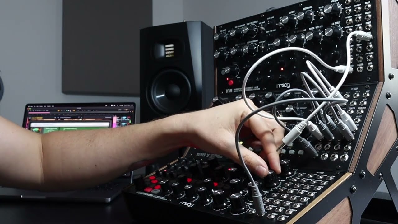 Sunday afternoon - DFAM ambient groove (Mother-32, Subharmonicon) Moog Sound Studio