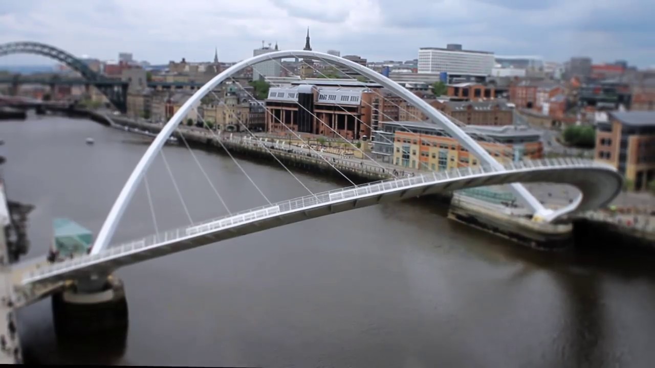 Gateshead Millenium Bridge - Tilt-shift time-lapse