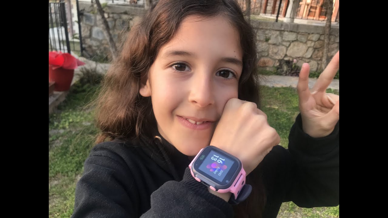 Zeynep akıllı saat tanıtıyor. Zeynep akıllı saatine kavuştu.