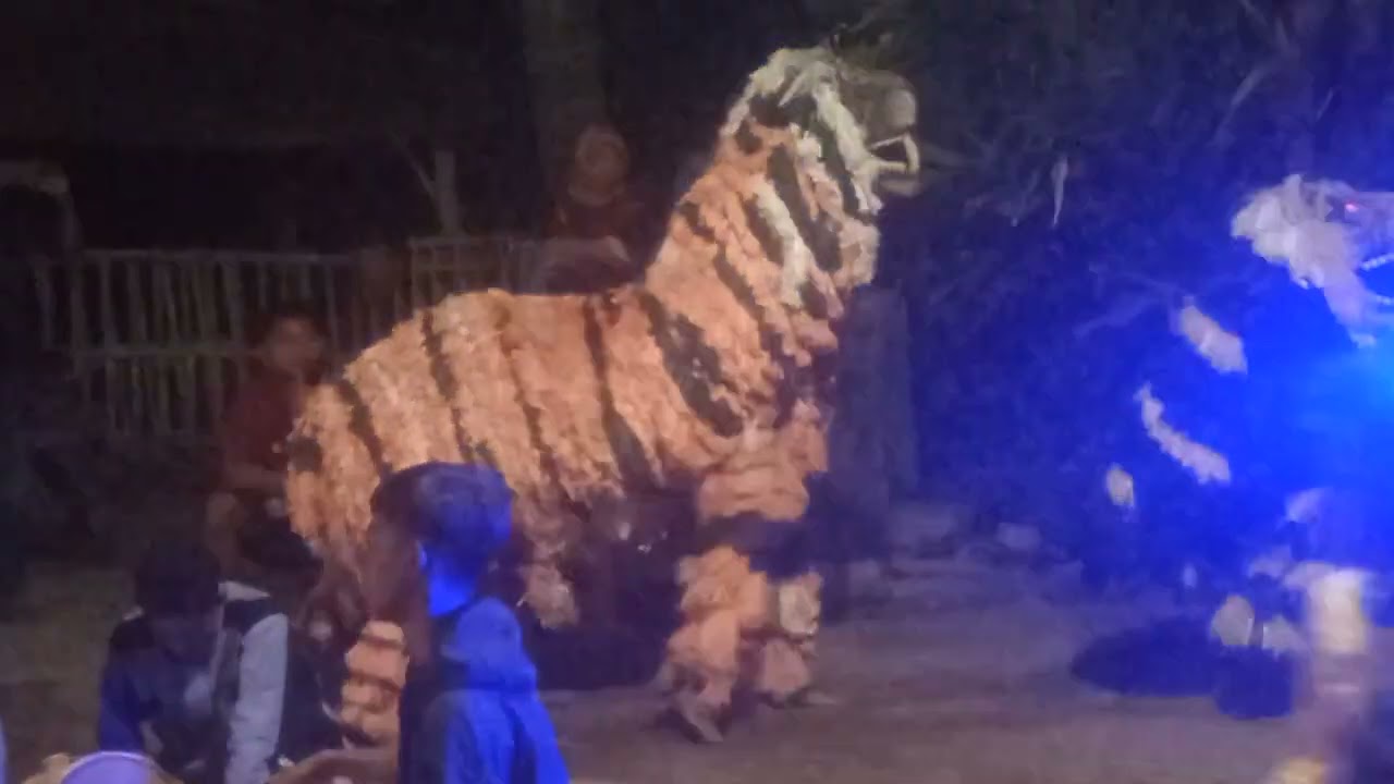can macanan // GAJAH MADA // semuanya keluar menampakkan jati dirinya