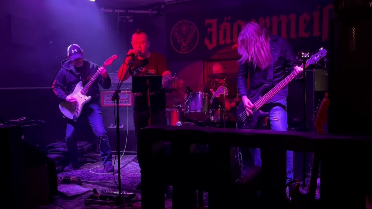 Masterdog - Maze (Live)