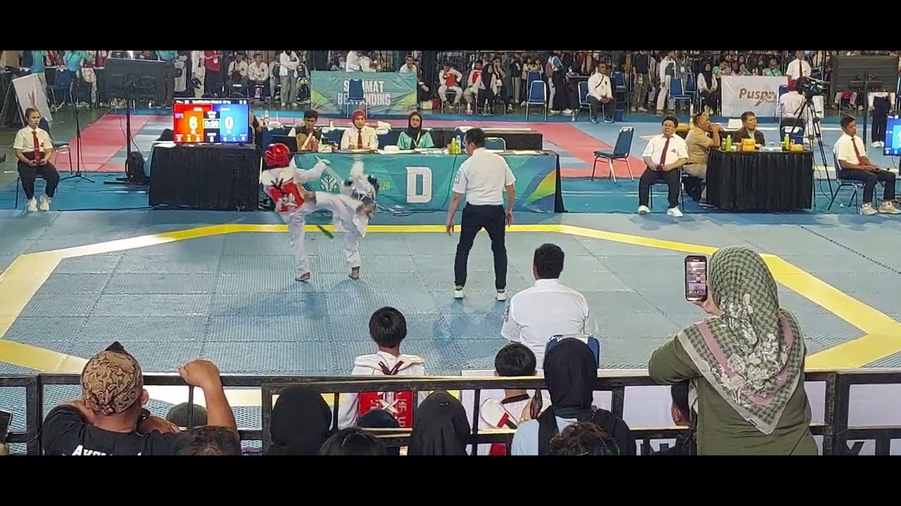 Final Kyorugi Pra Cadet B Under 28 Kg Aziz (Biru) sempat Unggul tapi akhirnya kalah