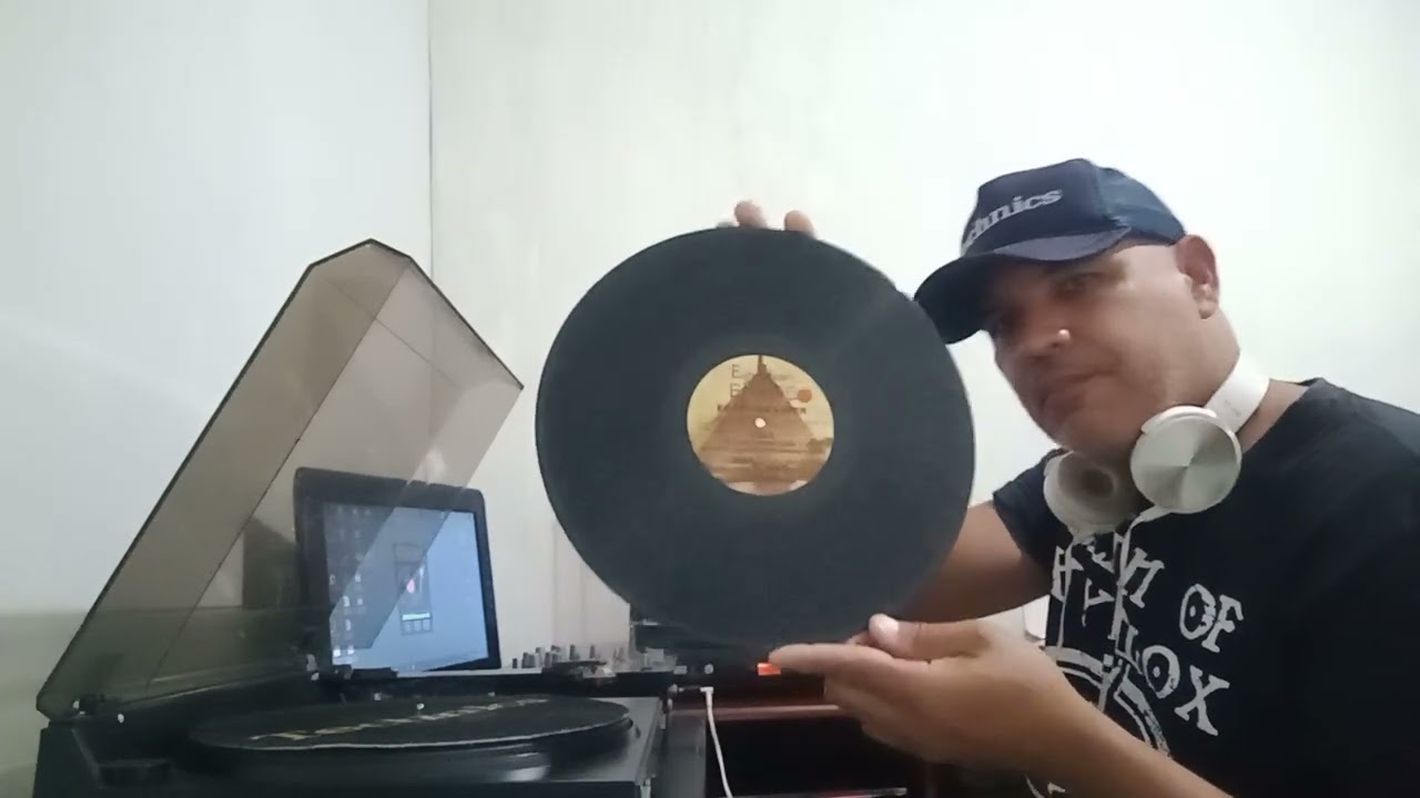 Teste toca discos CCE BD250 BD200 (áudio sujo sem edição)