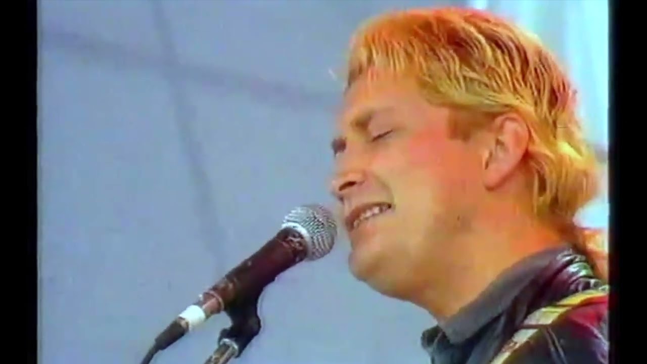 Steel River &ndash; Chris Rea (Live Self Aid)