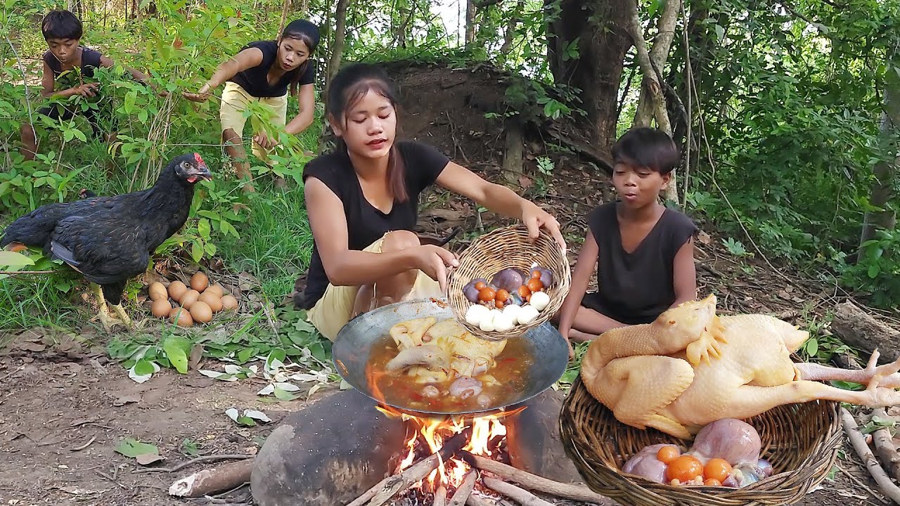 Survival skills: Found Chicken and egg for food in forest - Chicken curry spicy with egg for dinner