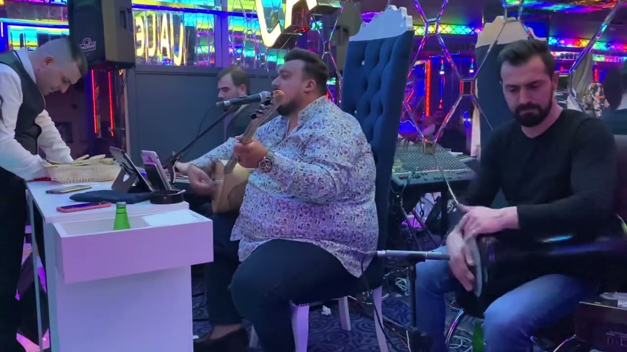 Ömer kağıt SEN OYNAMA YÜRÜ YETER ÇIKIN ÇIKIN GELİN DOSTLAR ( SAHNEDEN CANLI )