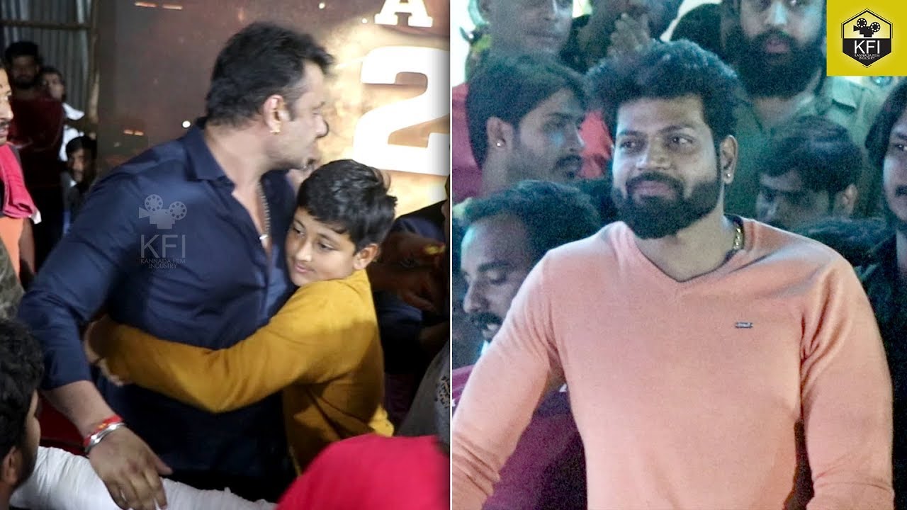 ಗೆಳೆಯನ ಬರ್ತ್ ಡೇಯನ್ನು ದೂರದಿಂದಲೇ ನೋಡಿ ಖುಷಿ ಪಟ್ಟ ವಿನೋದ್ ಪ್ರಭಾಕರ್ | Vinod Prabhakar | Darshan | #Roberrt