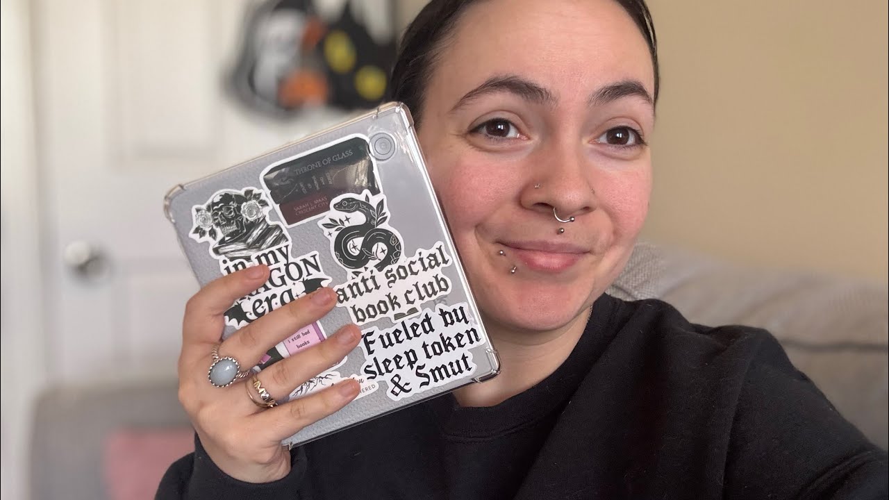 Opening and Decorating a Kobo Libra Colour!