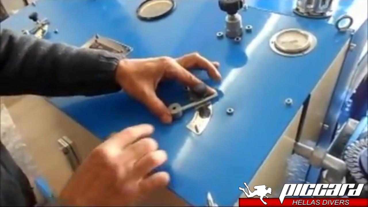 Underwater hull cleaning equipment
