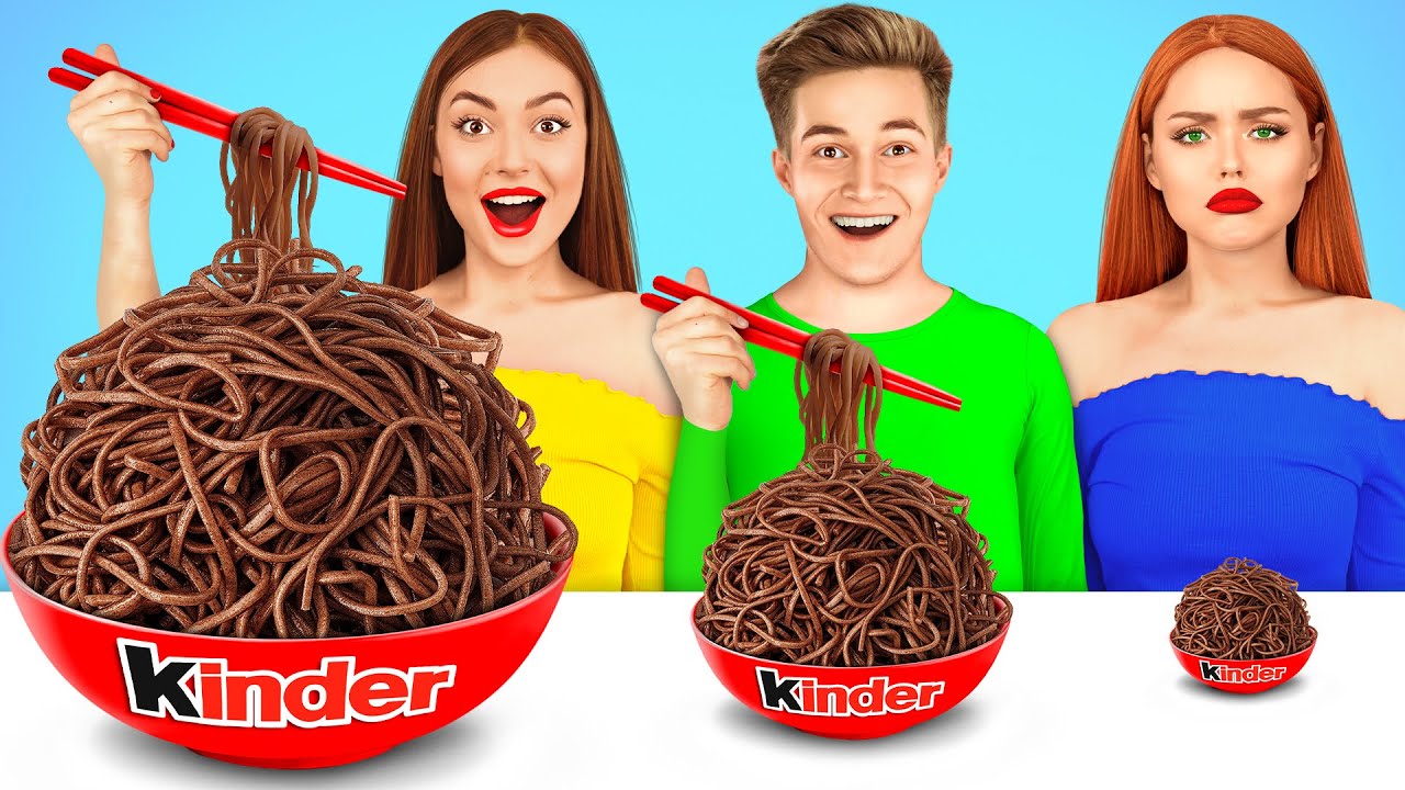 Comida Grande, Mediana y Peque&ntilde;a | Desaf&iacute;o Comer Solo Dulces Gigantes VS Miniatura por X-Challenge