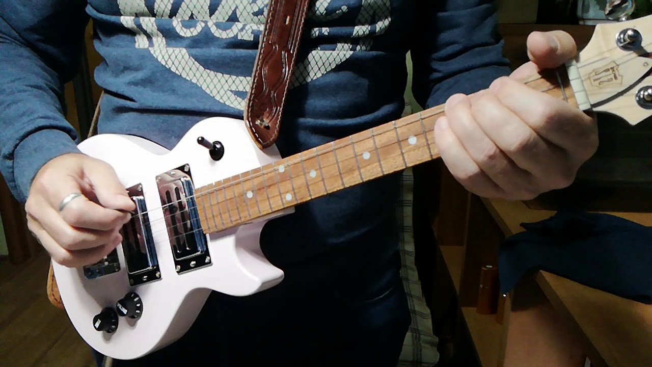 Электроукулеле на небольшом перегрузе. Fuzz on electric ukulele tenor. Demi Lovato - Stone Cold.