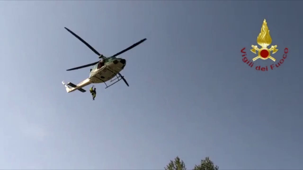 Serravalle Sesia (VC) - In pericolo tra le rapide del fiume Sesia: salvati dal Drago