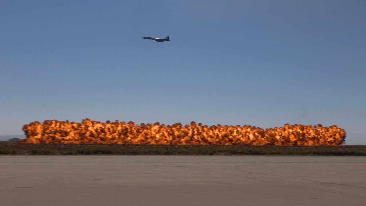 B-1 Lancer bomb run and aileron roll, Edwards AFB Airshow 2022