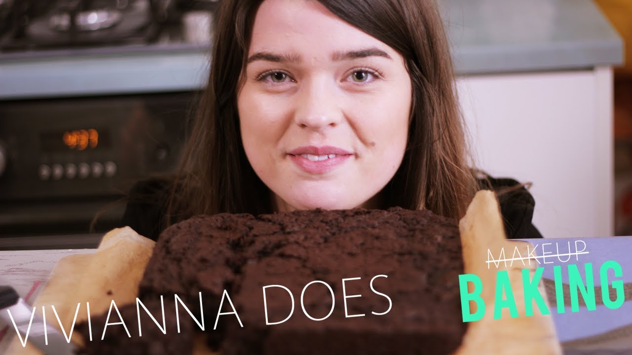 SUPER GOOEY CHOCOLATE BROWNIES - VIVIANNA DOES BAKING