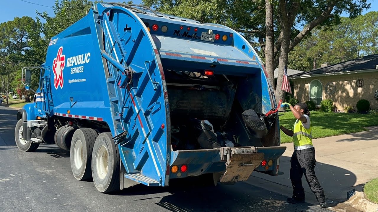 Waste Management Republic Services Mack CV Granite McNeilus Rear Loader Garbage Truck Packing Trash