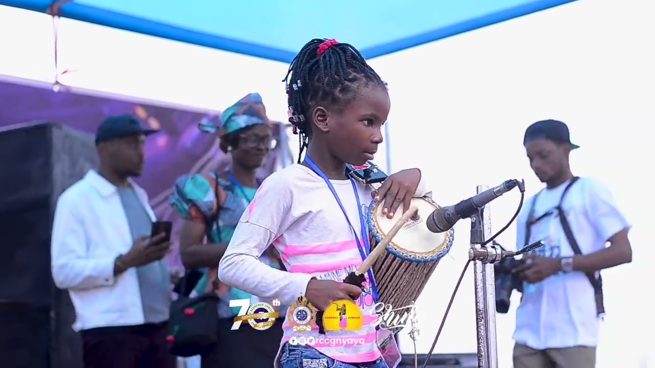 MUST WATCH -A 7 YEAR OLD GIRL PLAYING TALKING DRUM(GANGAN) SKILLFULLY #PastorAdeboye #PerfectJubilee