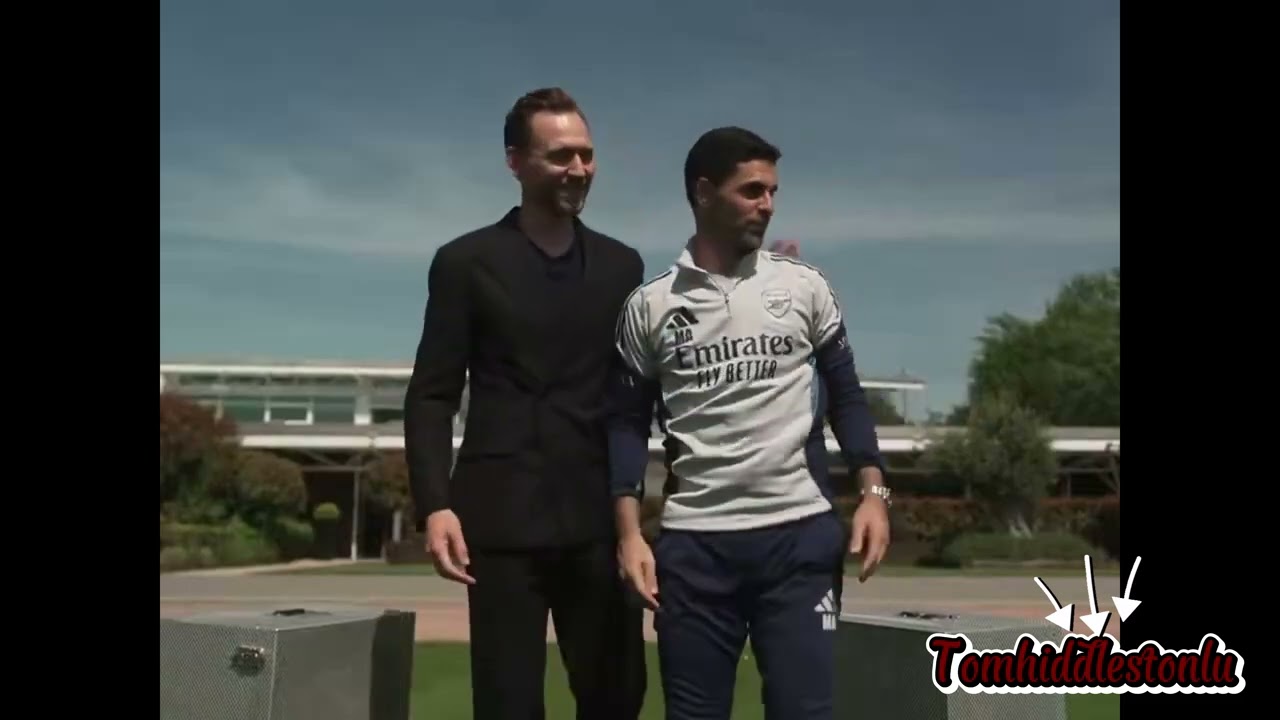 Tom Hiddleston sits down to chat with Mikel Arteta! #tomhiddleston #roadto10k #football #unicef 