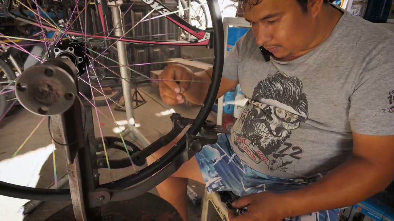 La mejor explicación para centrar un aro desde cero.