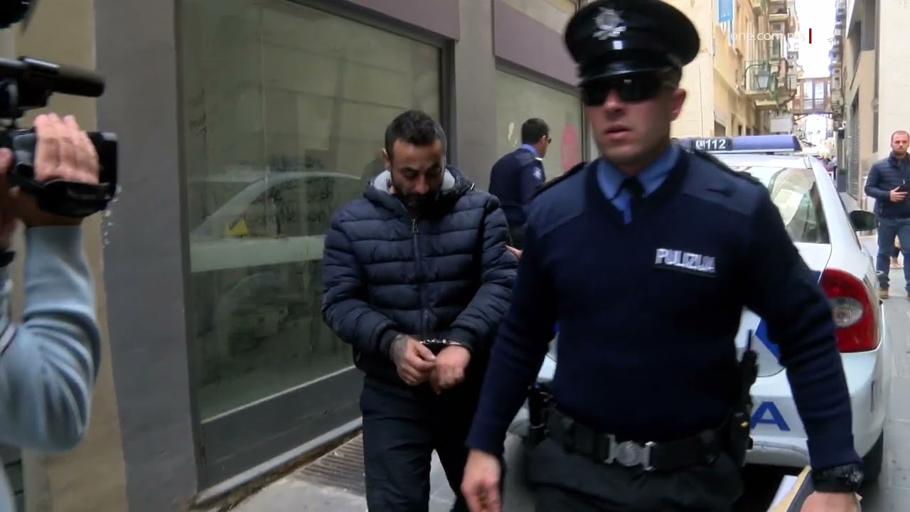 10 SNIN ĦABS FUQ PUSSESS AGGRAVAT TAL-KANNABIS