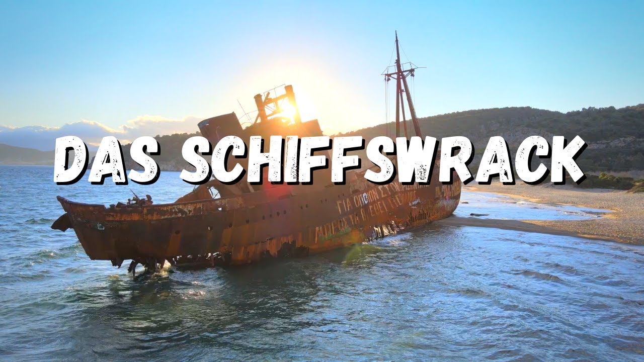 Ein Schiffswrack am Traumstrand | Überwintern in Griechenland