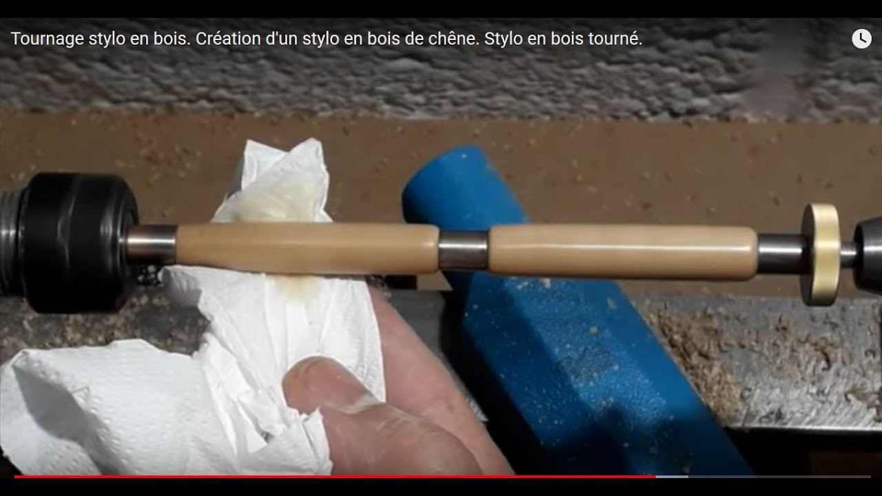 Tournage stylo en bois. Création d'un stylo en bois de chêne. Stylo en bois tourné.