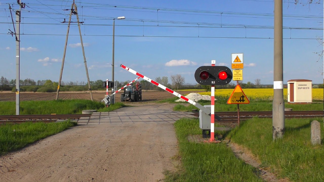 [4K] SSP Ulesie | Polish railroad crossing