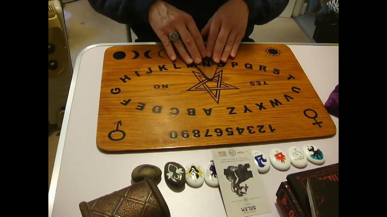 Summoning Evil Demons from Hell for fun (OuiJa Board Seance)