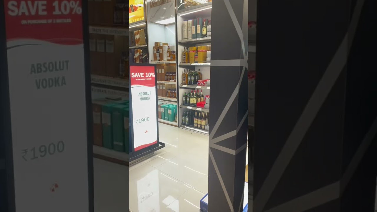 TRIVANDRUM INTERNATIONAL AIRPORT DUTY FREE SHOP #trivandrum #internationalairport #liquor #alcohol