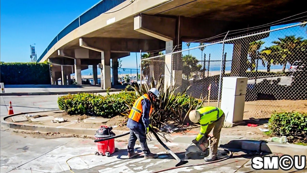 𝗨𝗡𝗗𝗘𝗥 𝗧𝗛𝗘 𝗣𝗜𝗘𝗥 𝗣𝗢𝗧𝗛𝗢𝗟𝗜𝗡𝗚: Crews Cut Concrete to Locate Utilities for Bridge Project