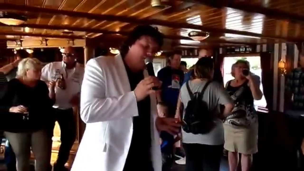 Chris de Roo zingt gevoelig nummer als ik er morgen niet meer ben! ook met ineke en jan!