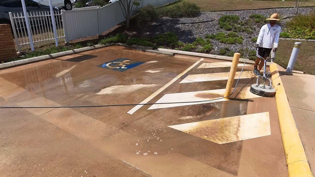 Pressure Cleaning HUGE Ambulance Station Carpark! (PART 2/2)