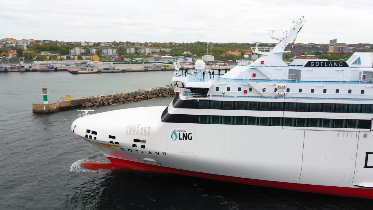 M/S Gotland kommer hem till Visby hamn