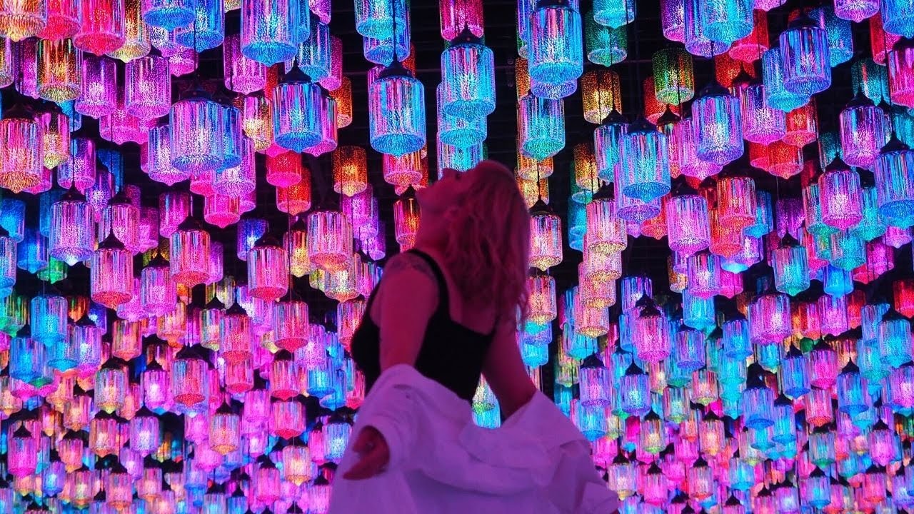 Get lost in the lights of Taichung, Taiwan 🇹🇼✨ [ 在台灣台中的燈光下迷失]