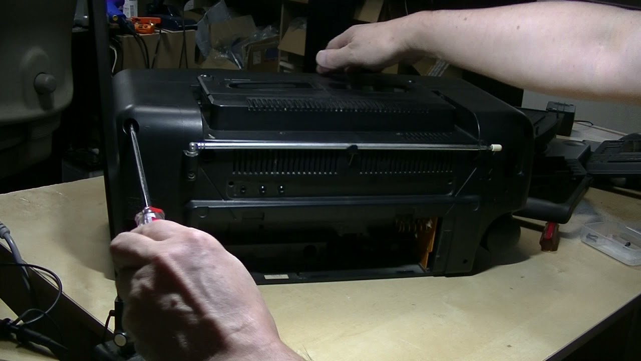SONYのバブルラジカセZS-6を分解したら闇が現れました