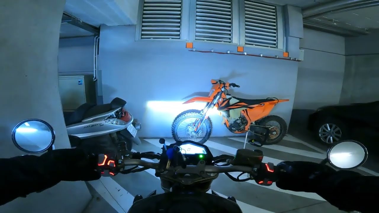 Zontes G1 125 -  Chill city night ride - Pure sound