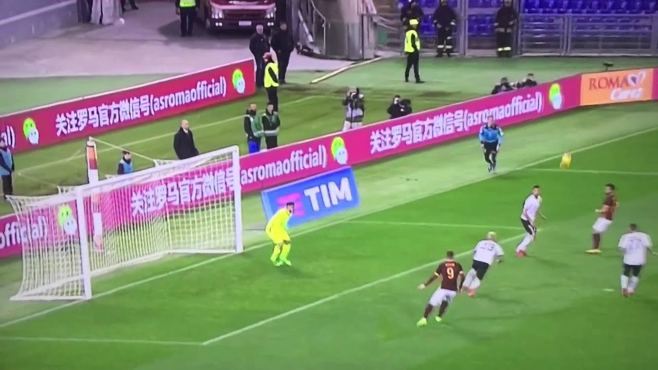 Gol mangiato da dzeko (Roma-Palermo) 21/02/16
