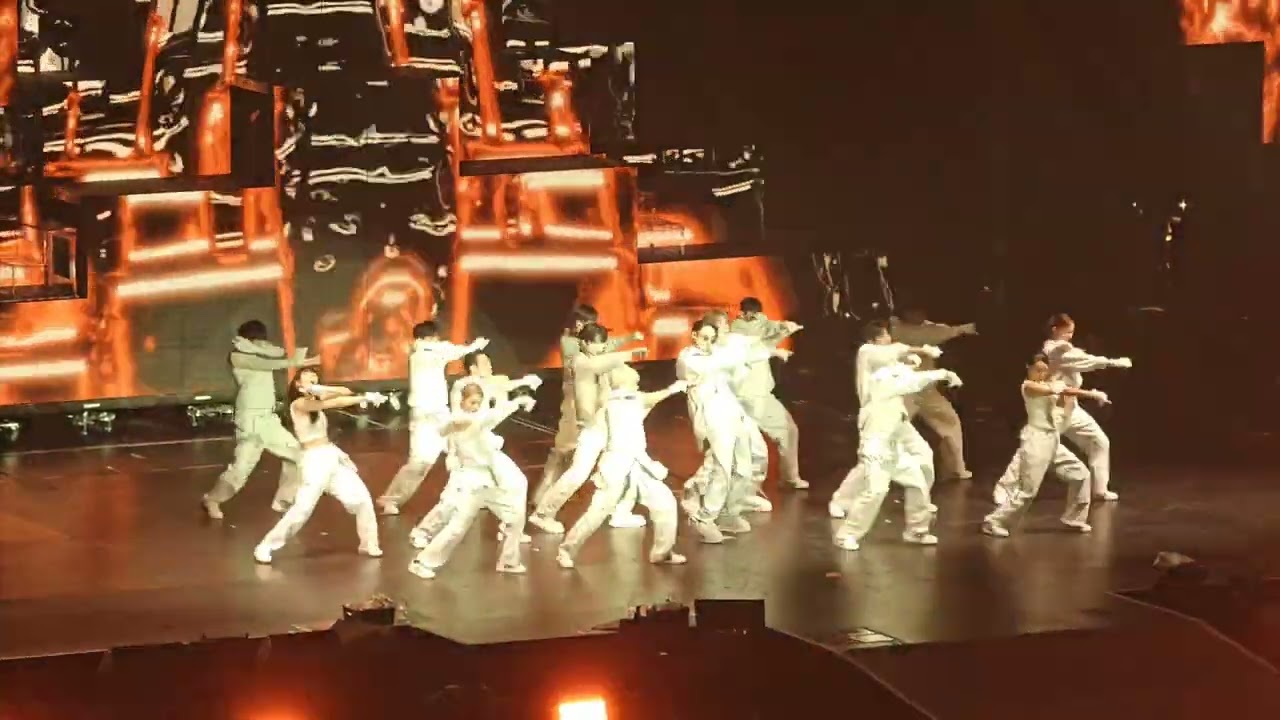 SEVENTEEN (세븐틴) - Water (Hip-Hop Unit) - Chicago 20241022