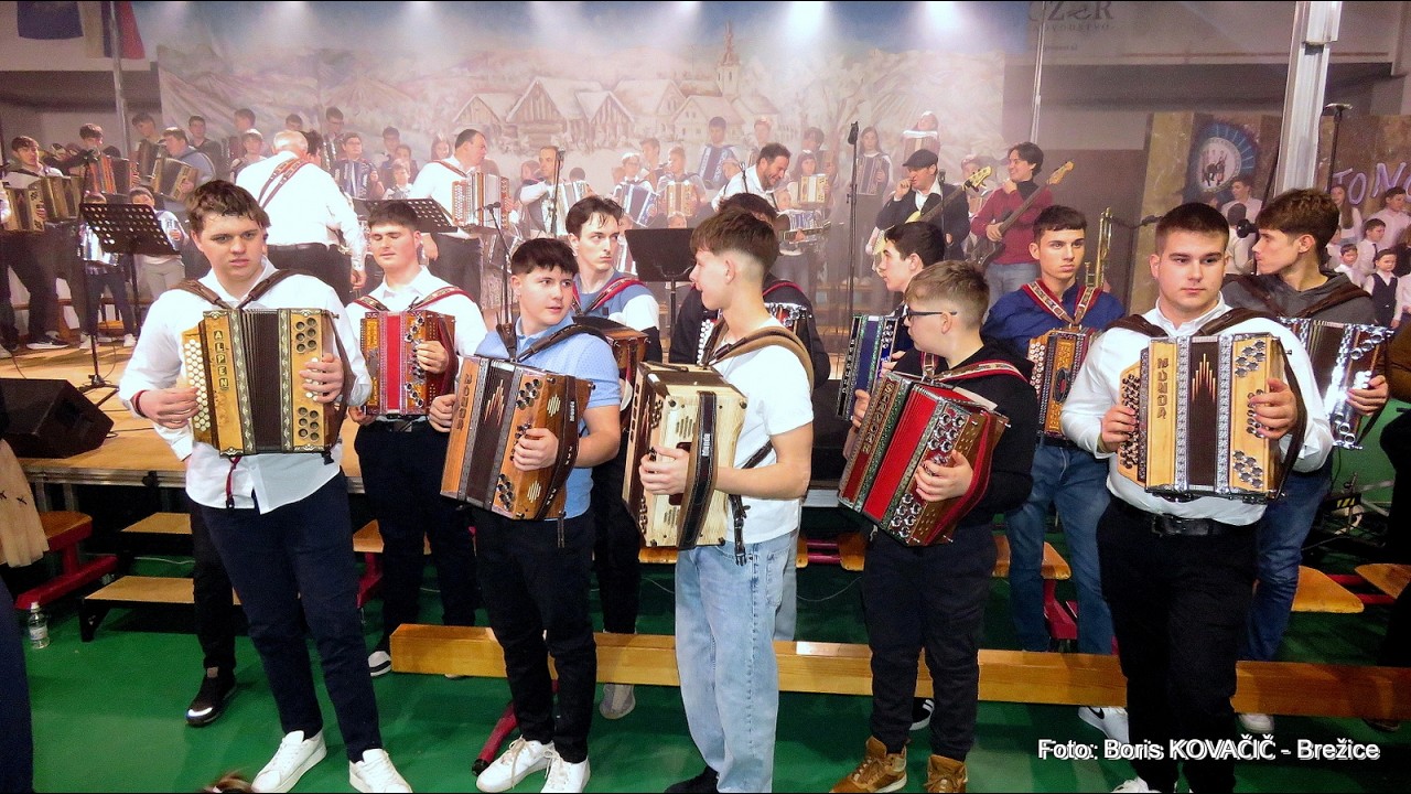 Družina Sotošek in harmonikarji - Na Golici (v živo)