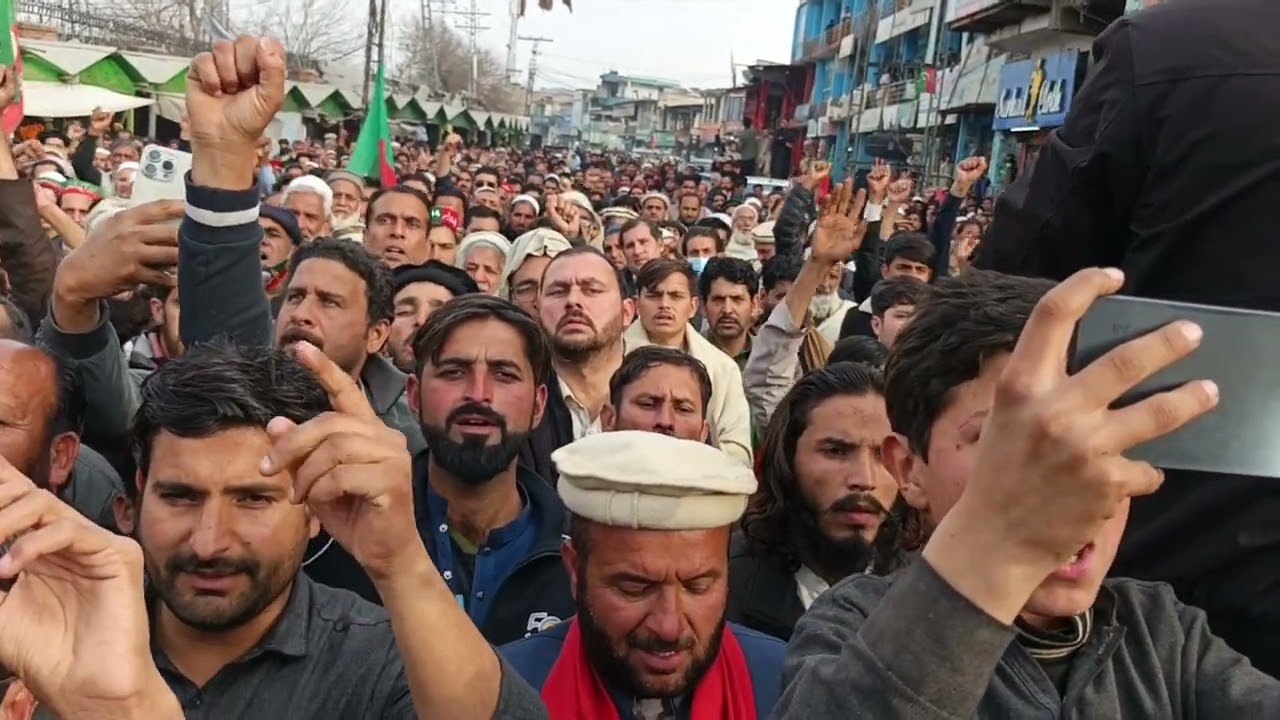 Buner ma pti ka احتجاجی mushaira 