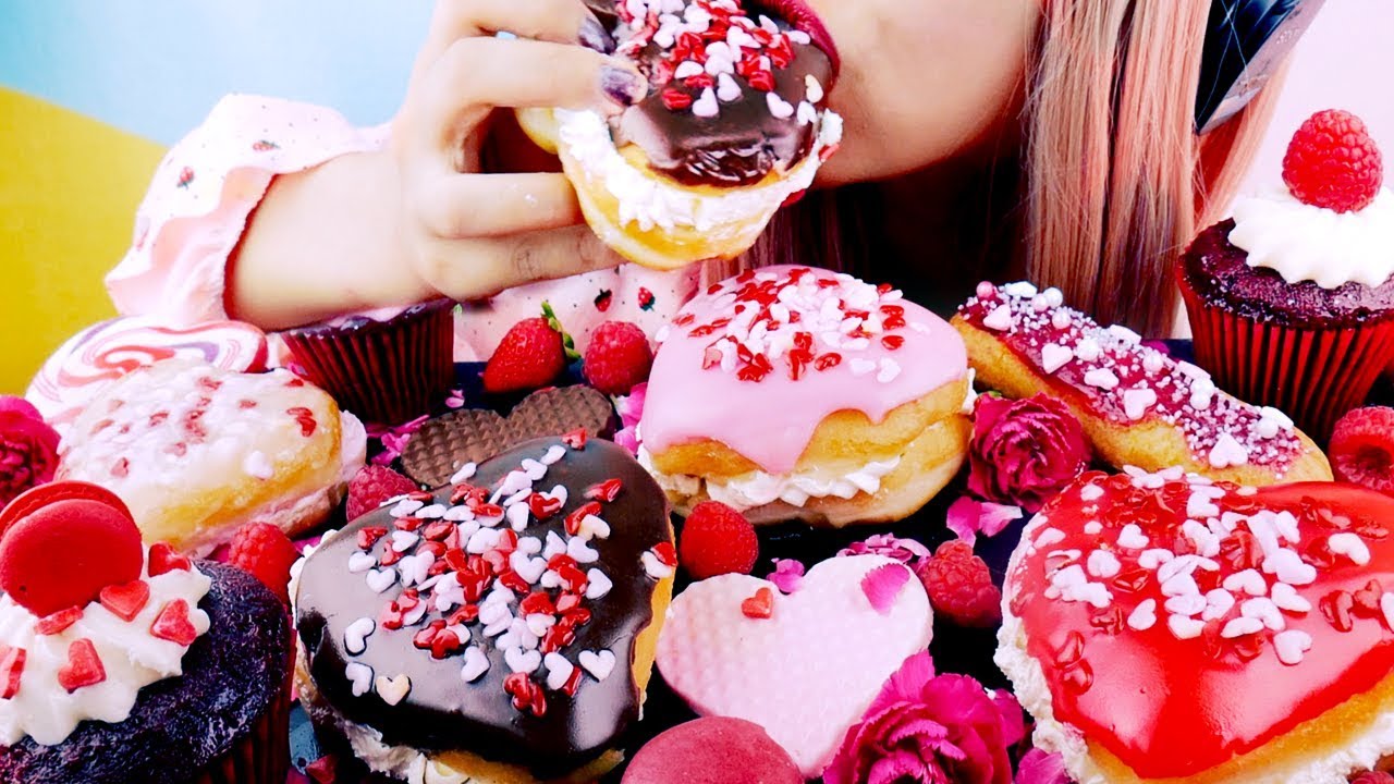 ASMR DOUGHNUTS CHOCOLATE CUPCAKES | Valentine's Day | Eating Sounds 먹방
